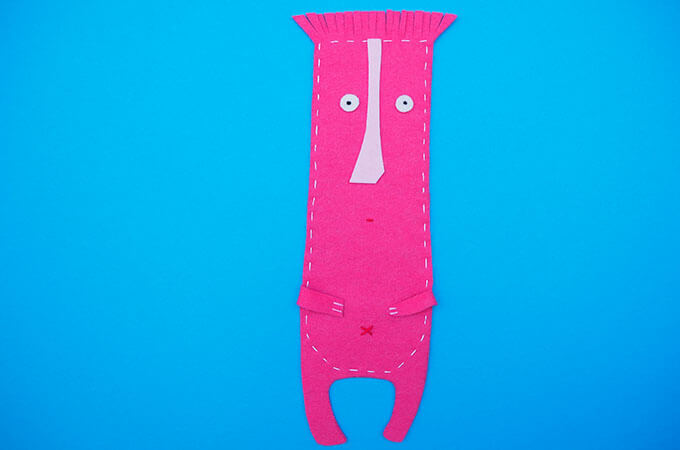 a sweet DIY felt bookmark